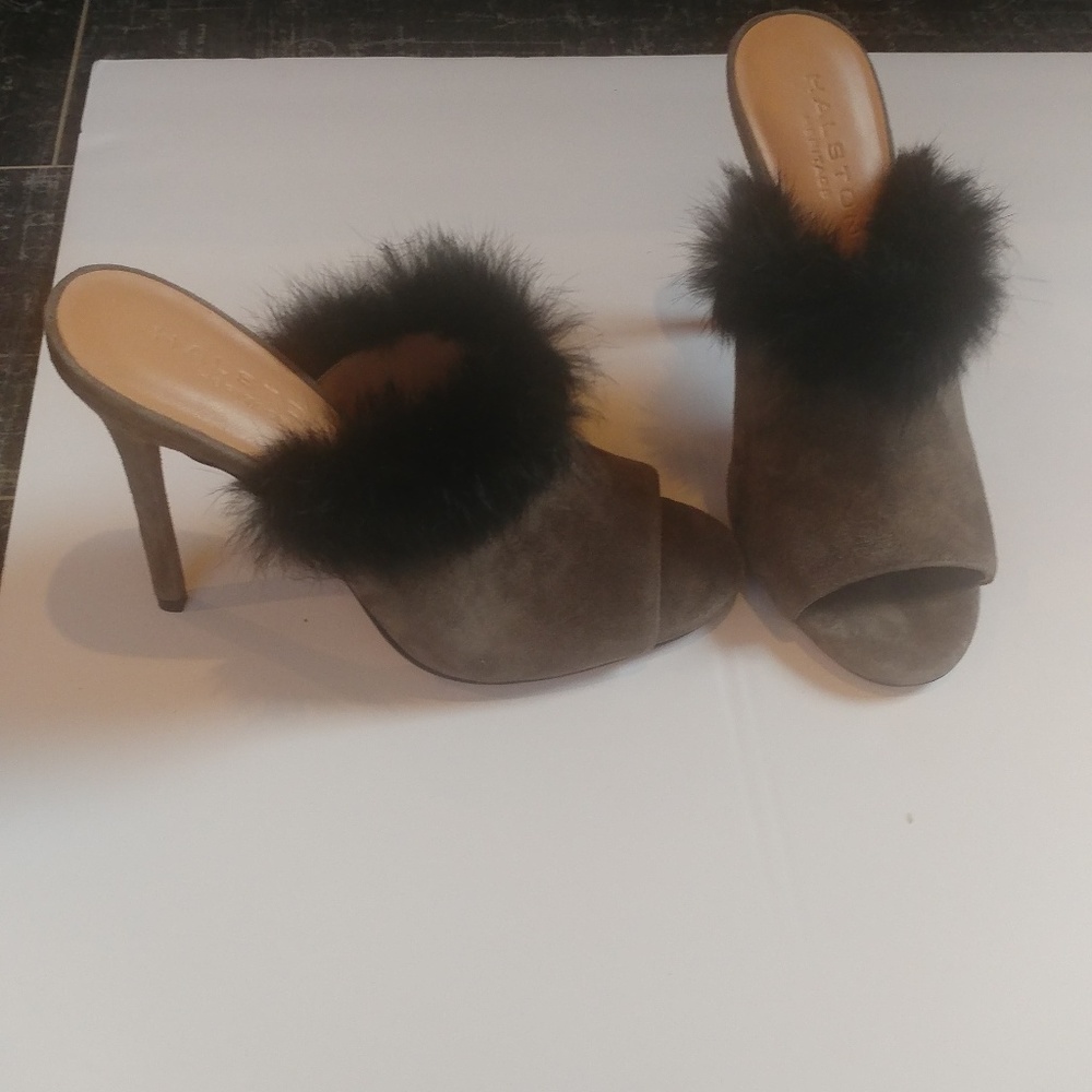 New Halston Heritage Gray Suede Heel